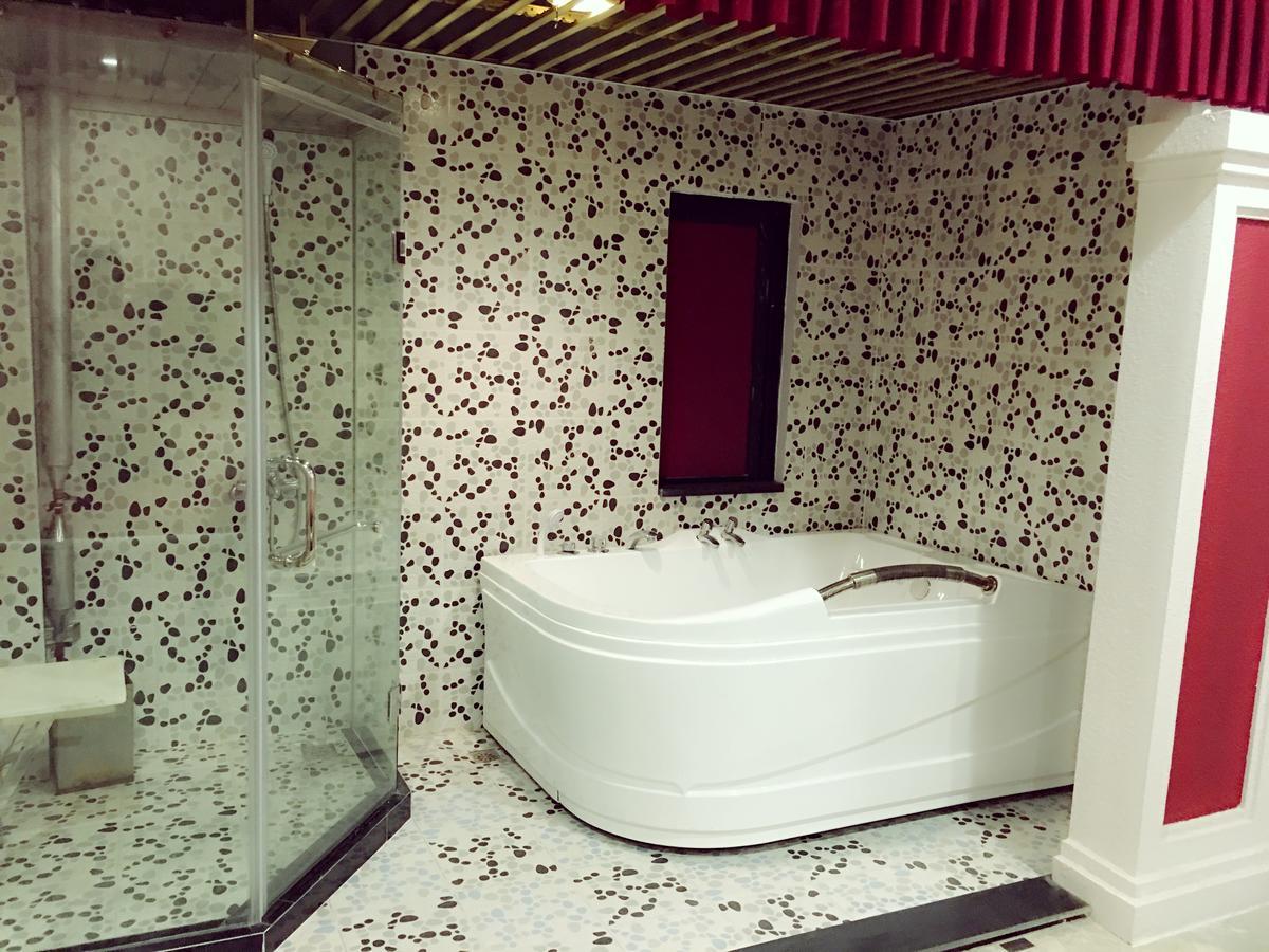 Bac Do Hotel Hanoi Buitenkant foto